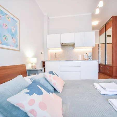 Korona Piastow - Na Wyspie - Parking - Taras *