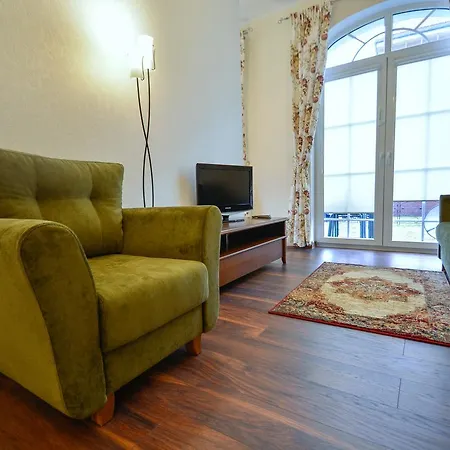 Korona Piastow - Na Wyspie - Parking - Taras